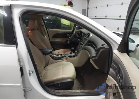 2014 Chevrolet Malibu 1Lt z USA, uszkodzony, nr VIN 1G11C5SL8EF208723